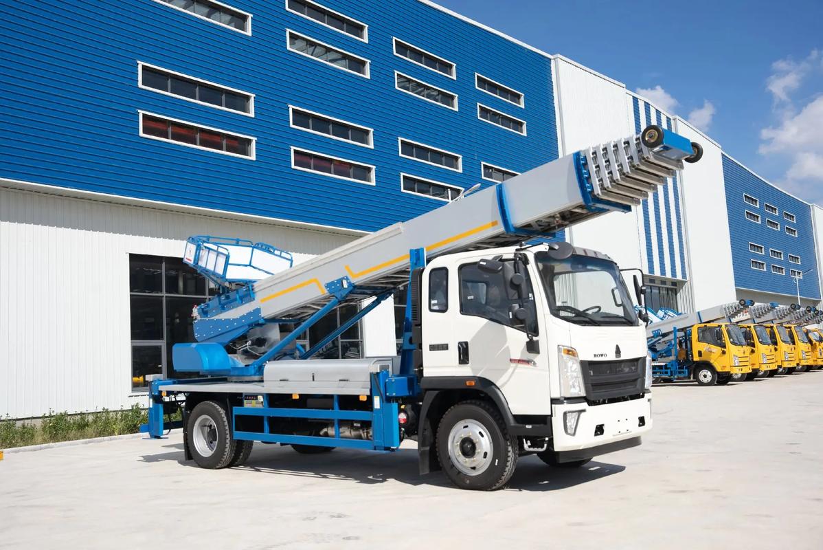 南京溧水出租云梯车高空作业车 建筑垃圾搬运